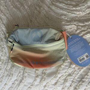 MADHAPPY x LULULEMON BELT BAG